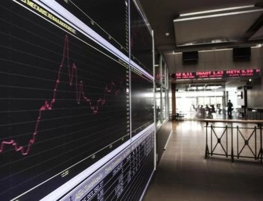 Πτώση στο Χρηματιστήριο: Πέφτουν οι μετοχές Κόκκαλη, Στασινόπουλου και Βακάκη